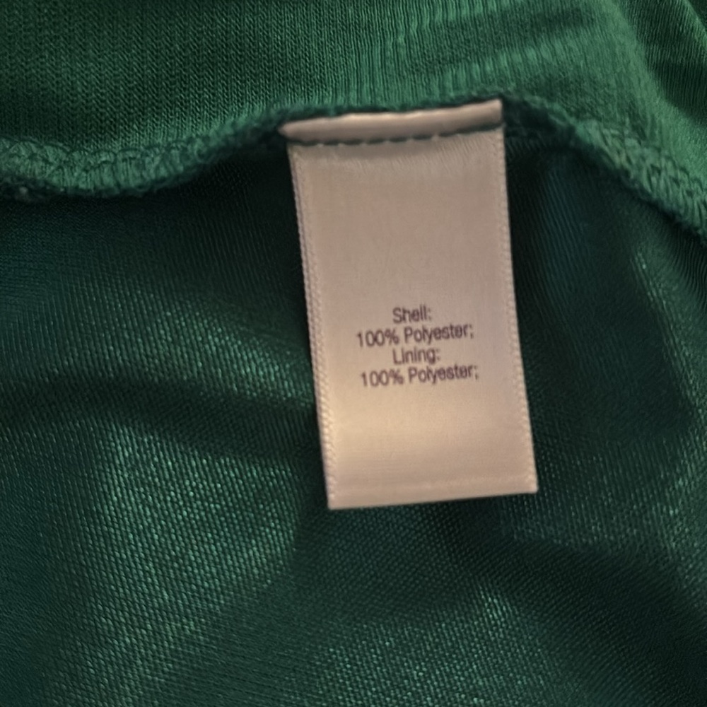 Women’s Jennifer Lopez Dark Green Satin-Like Cap-Sleeve Dressy Holiday Top - Picture 4 of 5